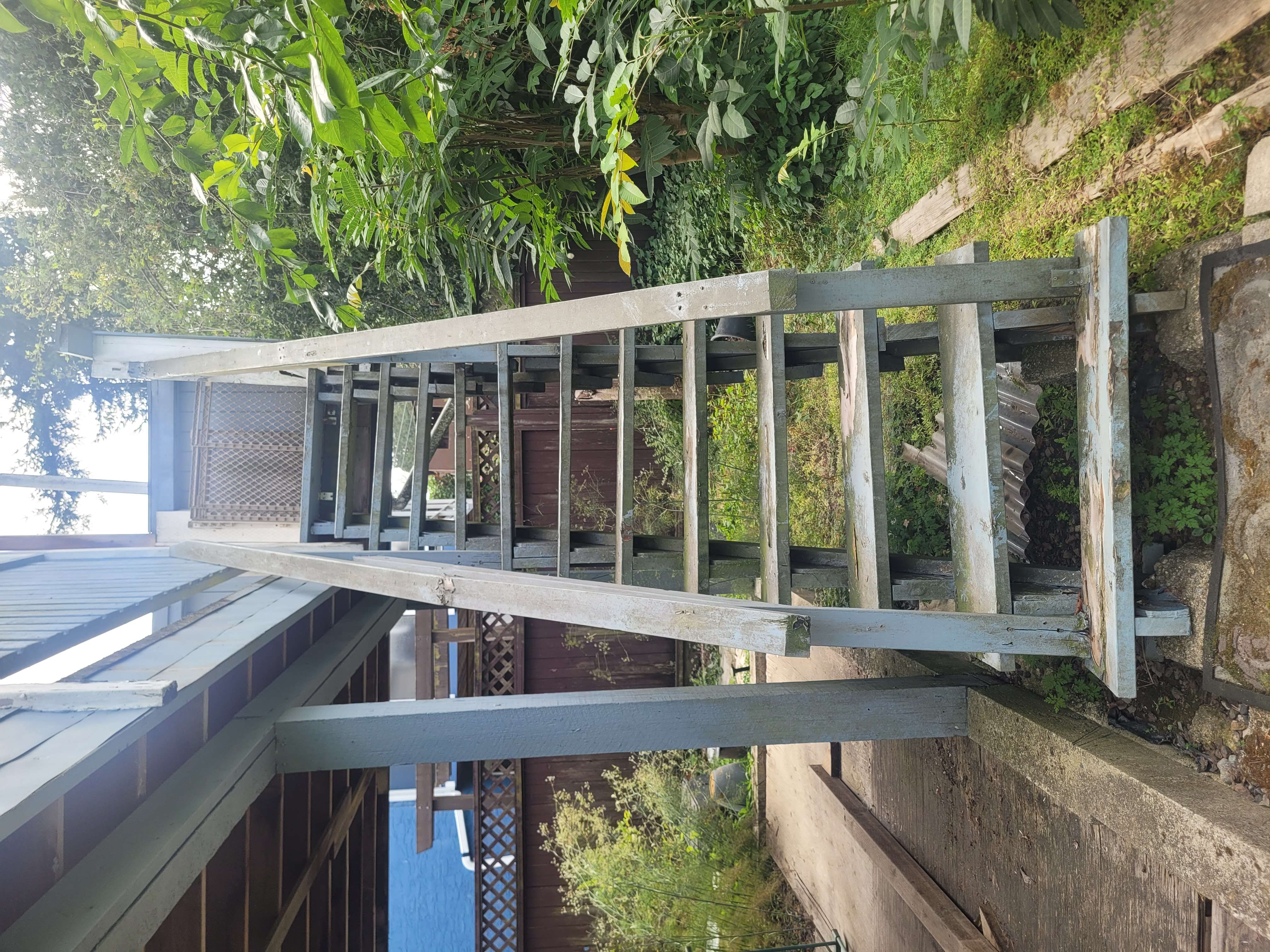 Old exterior stairs before repair